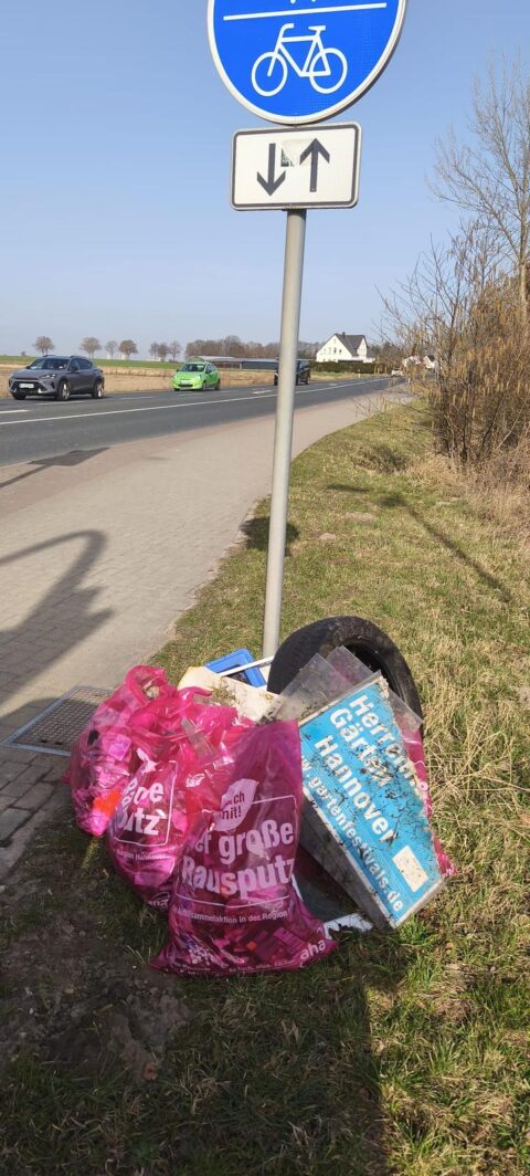 Große Beteiligung beim Frühjahrsputz in Ilten und Köthenwald 2 b301f65d aedb 4d34 809e 0ee8b42d